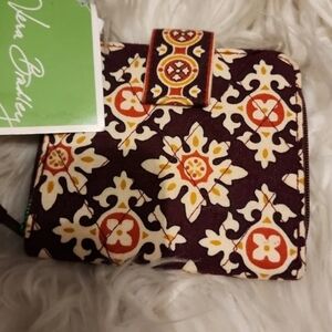 Vera Medallion‎ wallet NWT